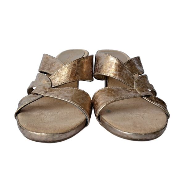 AEROSOLES Miswrote Mid Heel Mules Heels Size 7.5 Gold Embossed Sandal - Picture 5 of 8